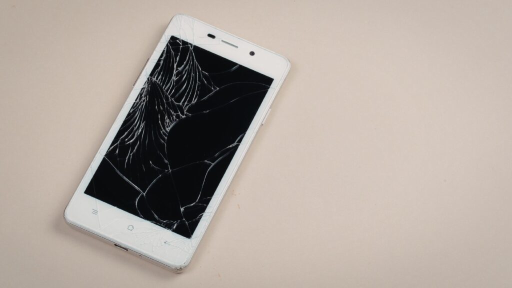 Tela de Celular Quebrada em Aracaju: O Que Fazer